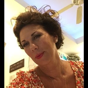 Meet your Posher, Ella